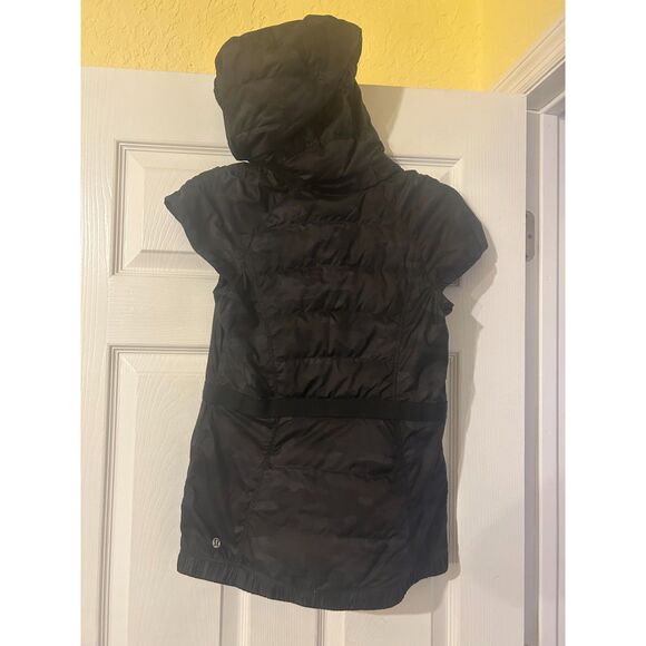 Lululemon Spring Fling Puffy Vest Lotus Camo Black Women's 6 - Picture 4 of 8